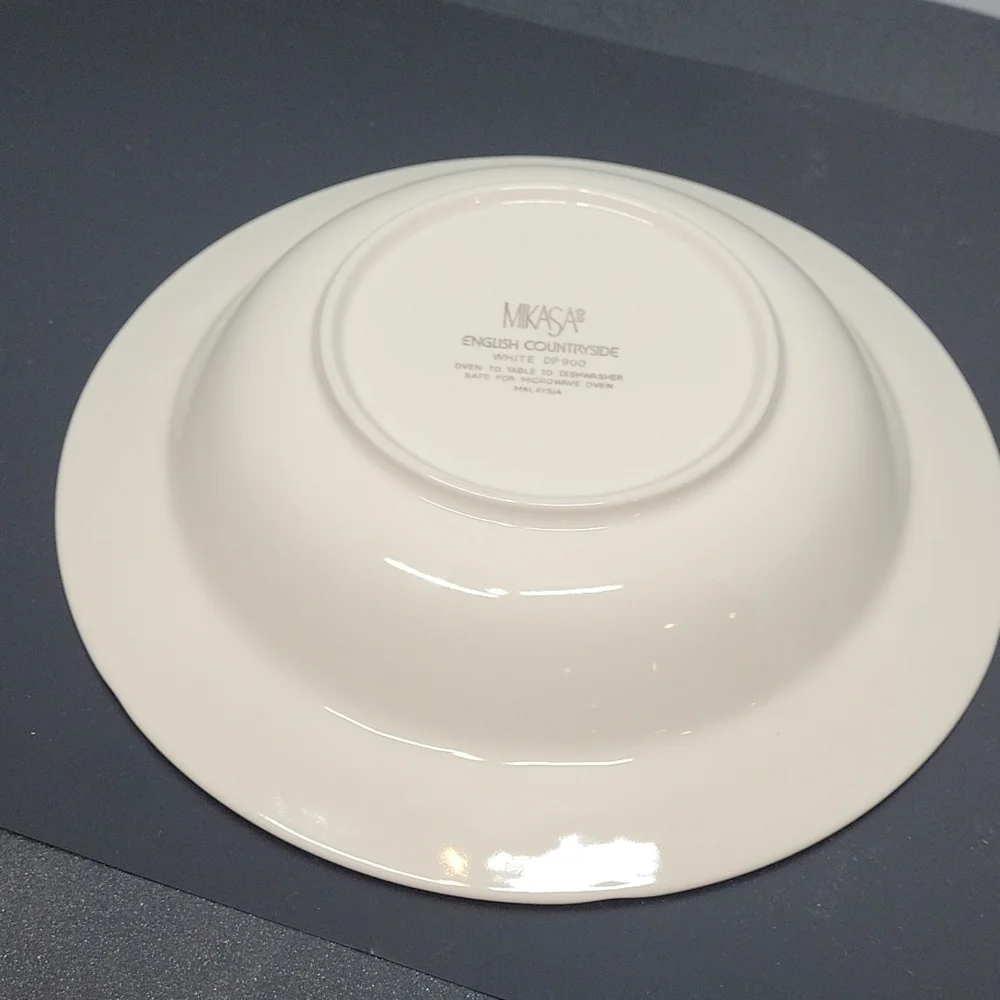 MIKASA English Countryside White 10" Round Vegetable Bowl - Picture 7 of 9